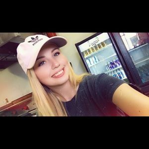 Meet your Posher, Kylee